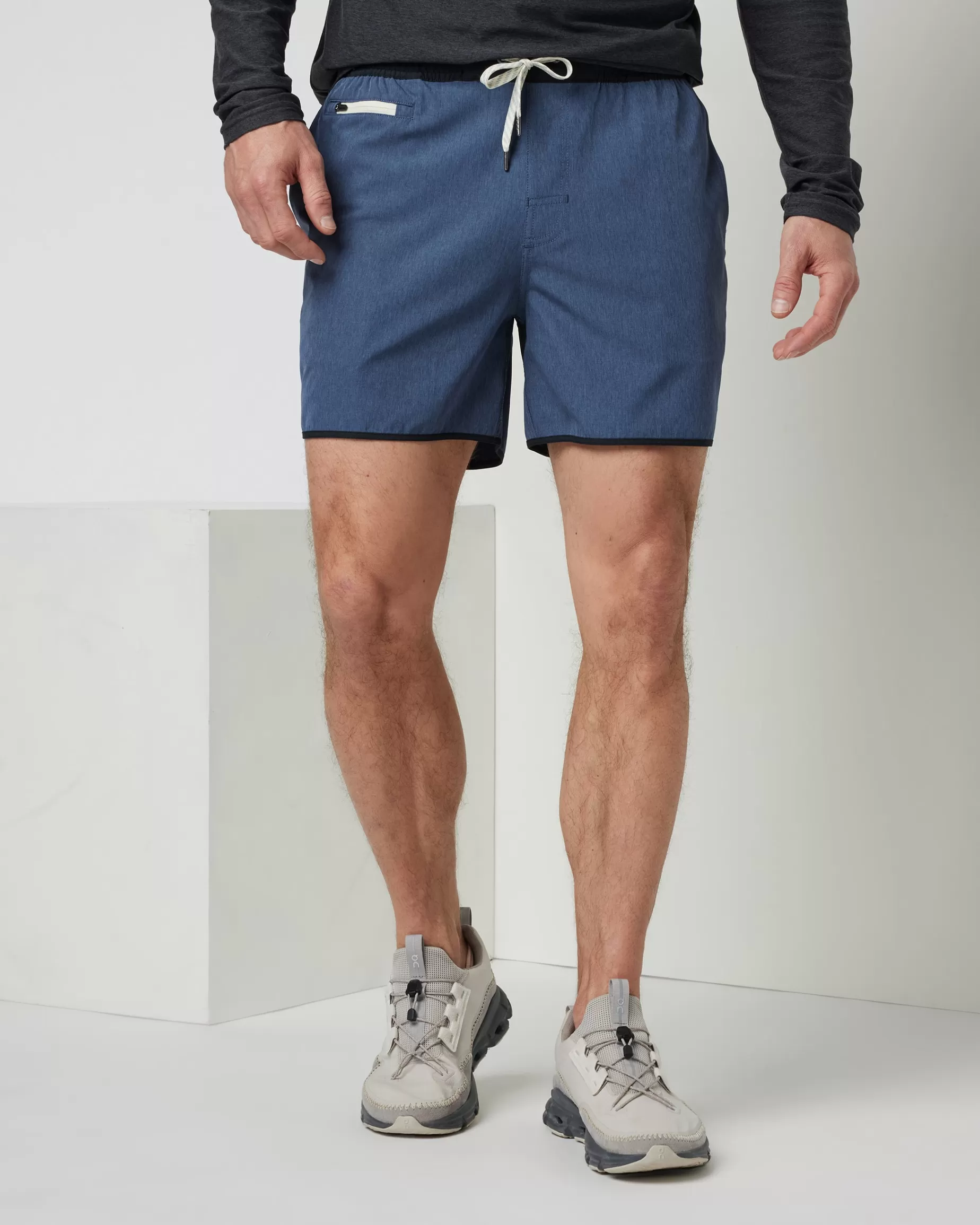 Vuori Banks Short 5" AzureLinenTexture Clearance