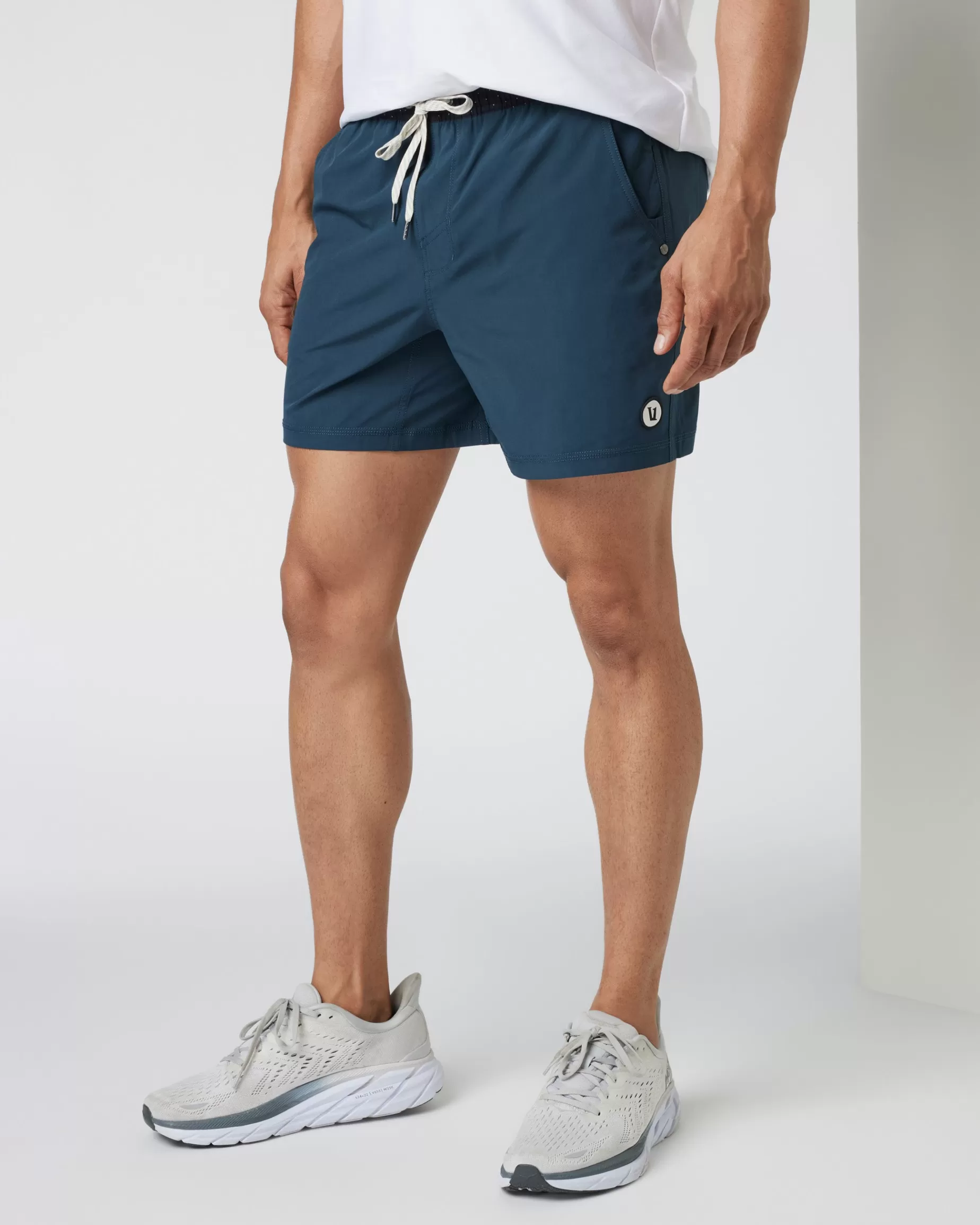 Vuori Kore Short 5" Indigo New