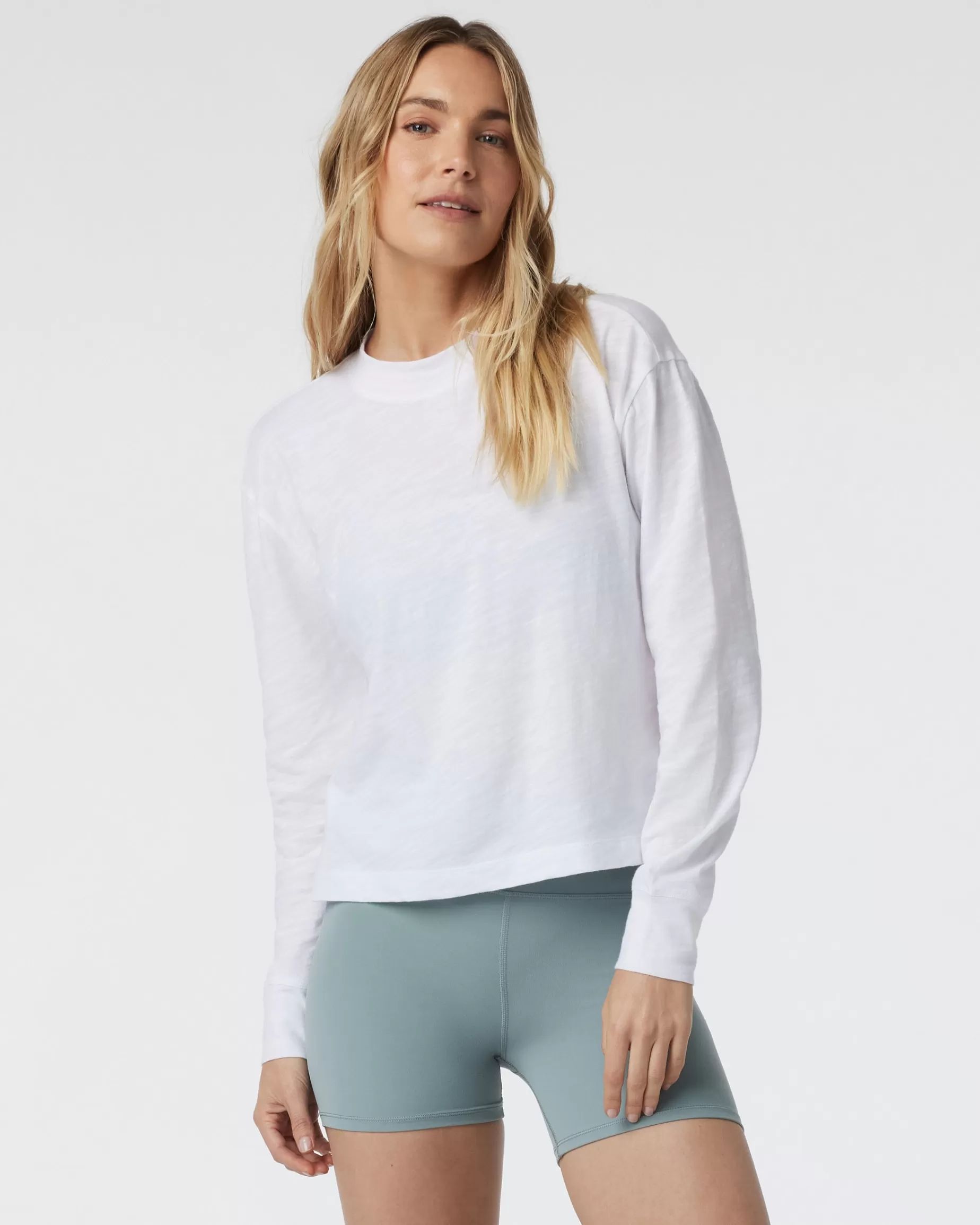 Vuori Long Sleeve Sunset Mock Tee White Fashion
