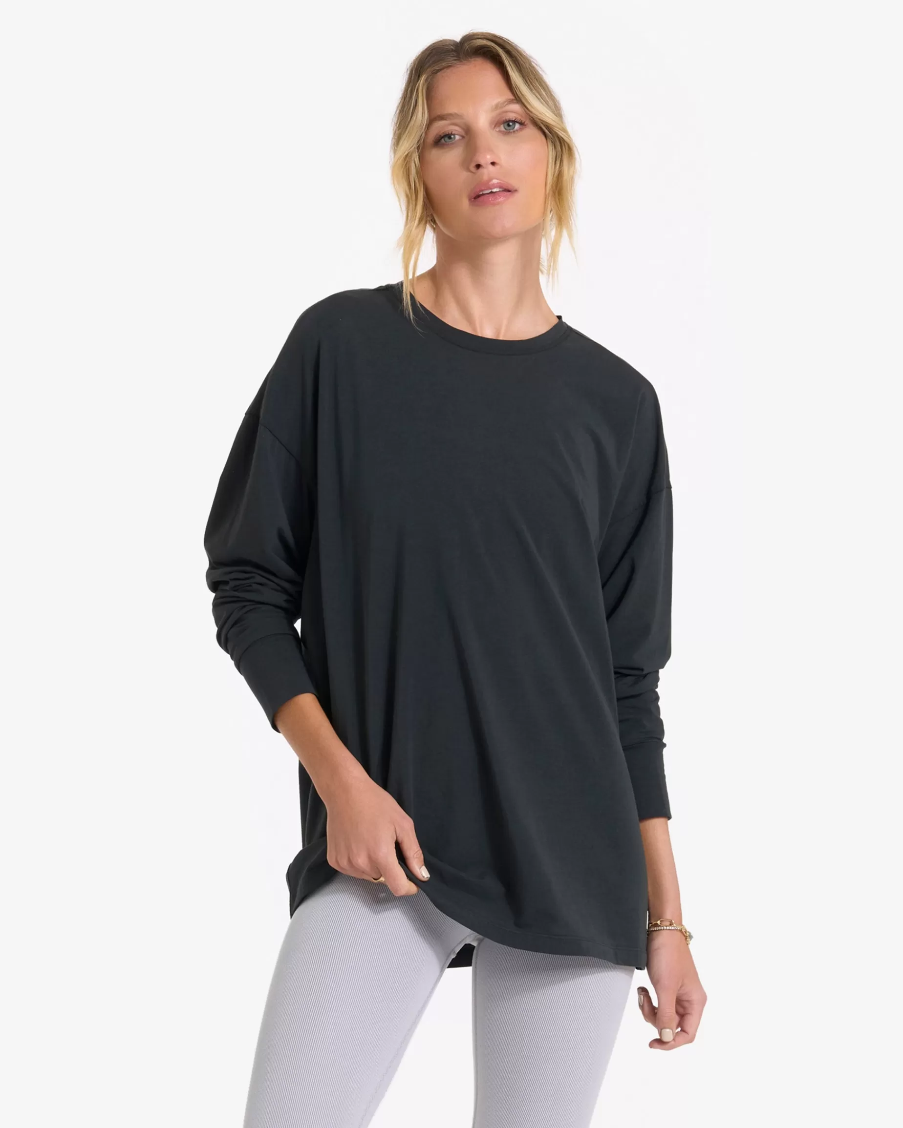 Vuori Long-Sleeve Feather Tee WashedBlack Store