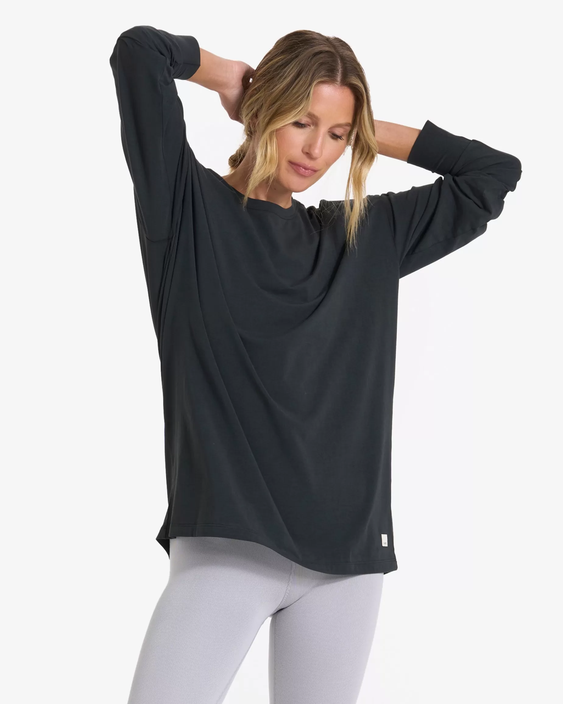 Vuori Long-Sleeve Feather Tee WashedBlack Store