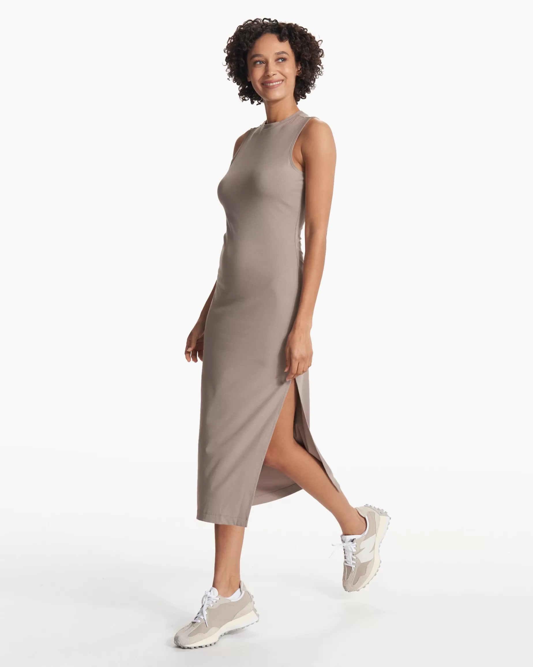 Vuori Pose Sands Dress Graphite New