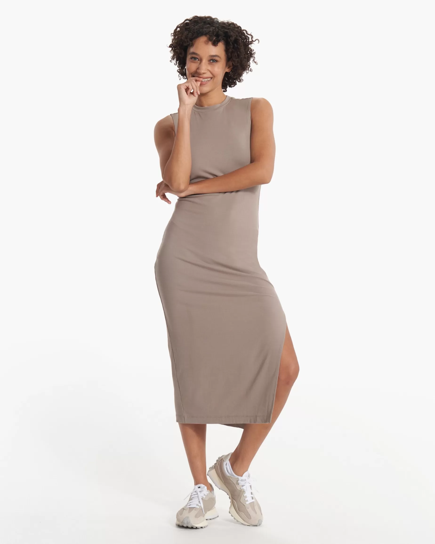 Vuori Pose Sands Dress Graphite New