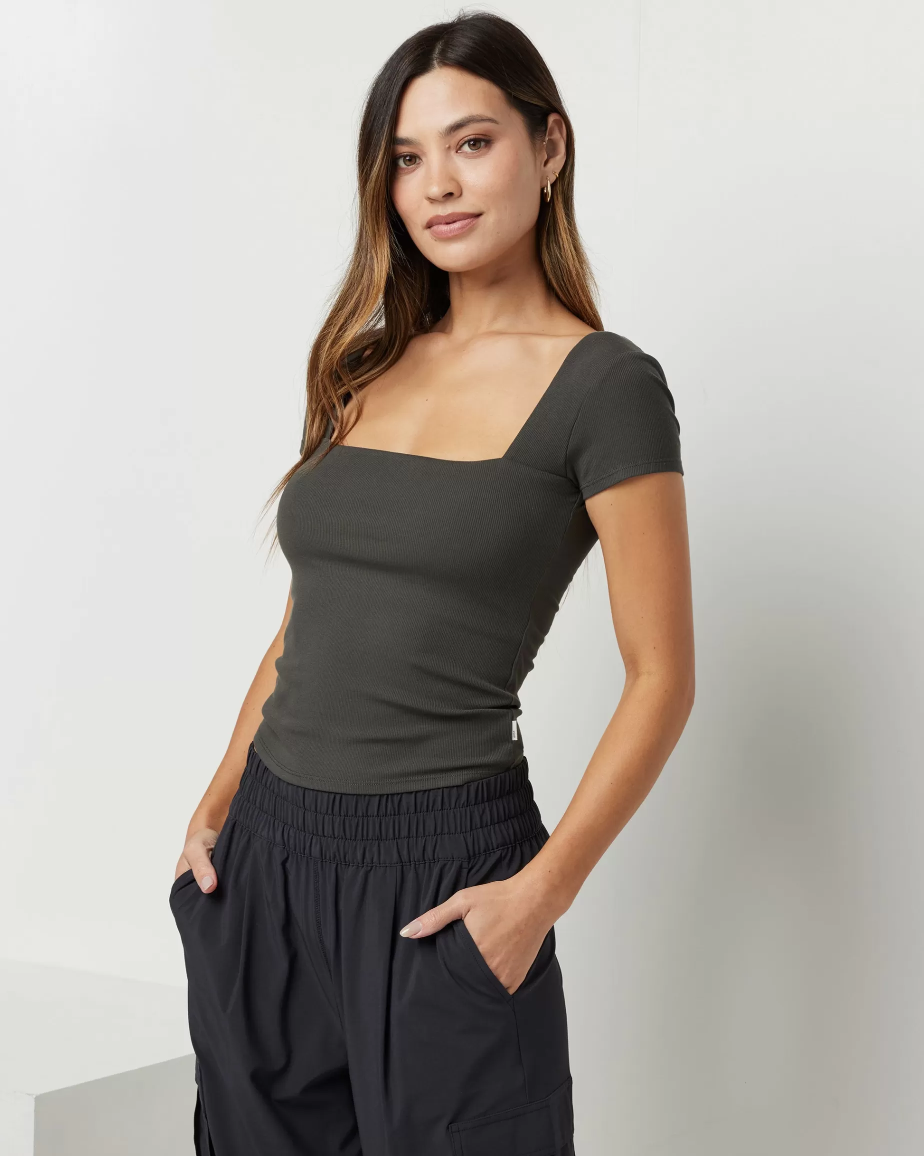 Vuori Pose Scoop Back Tee DarkOregano Cheap