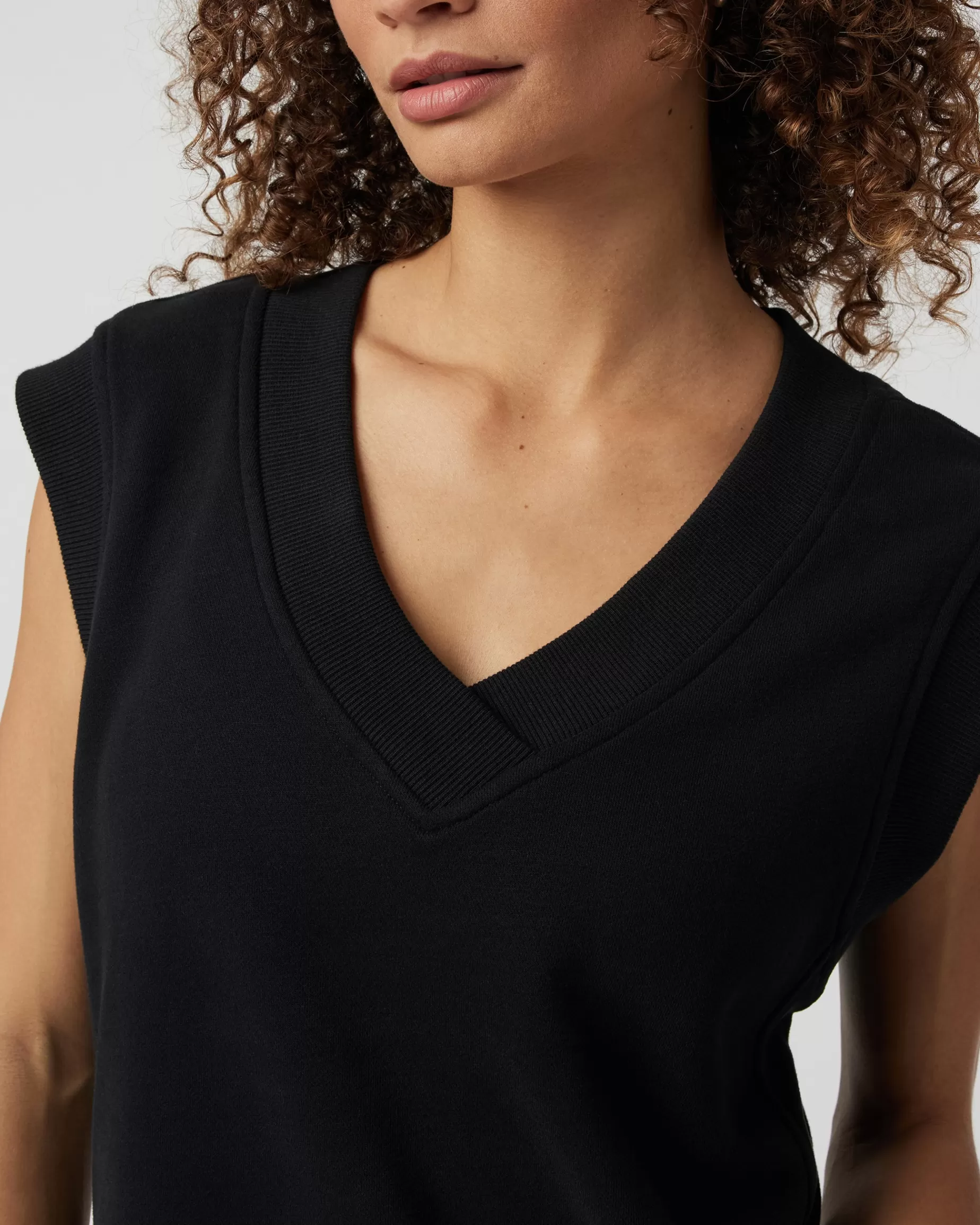 Vuori Sedona Vest Dress Black Hot