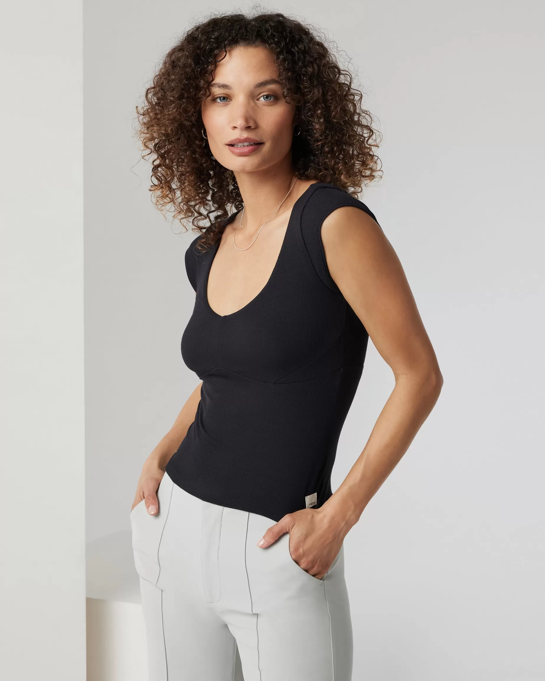 Vuori Sleeveless Cove V Neck Black Clearance
