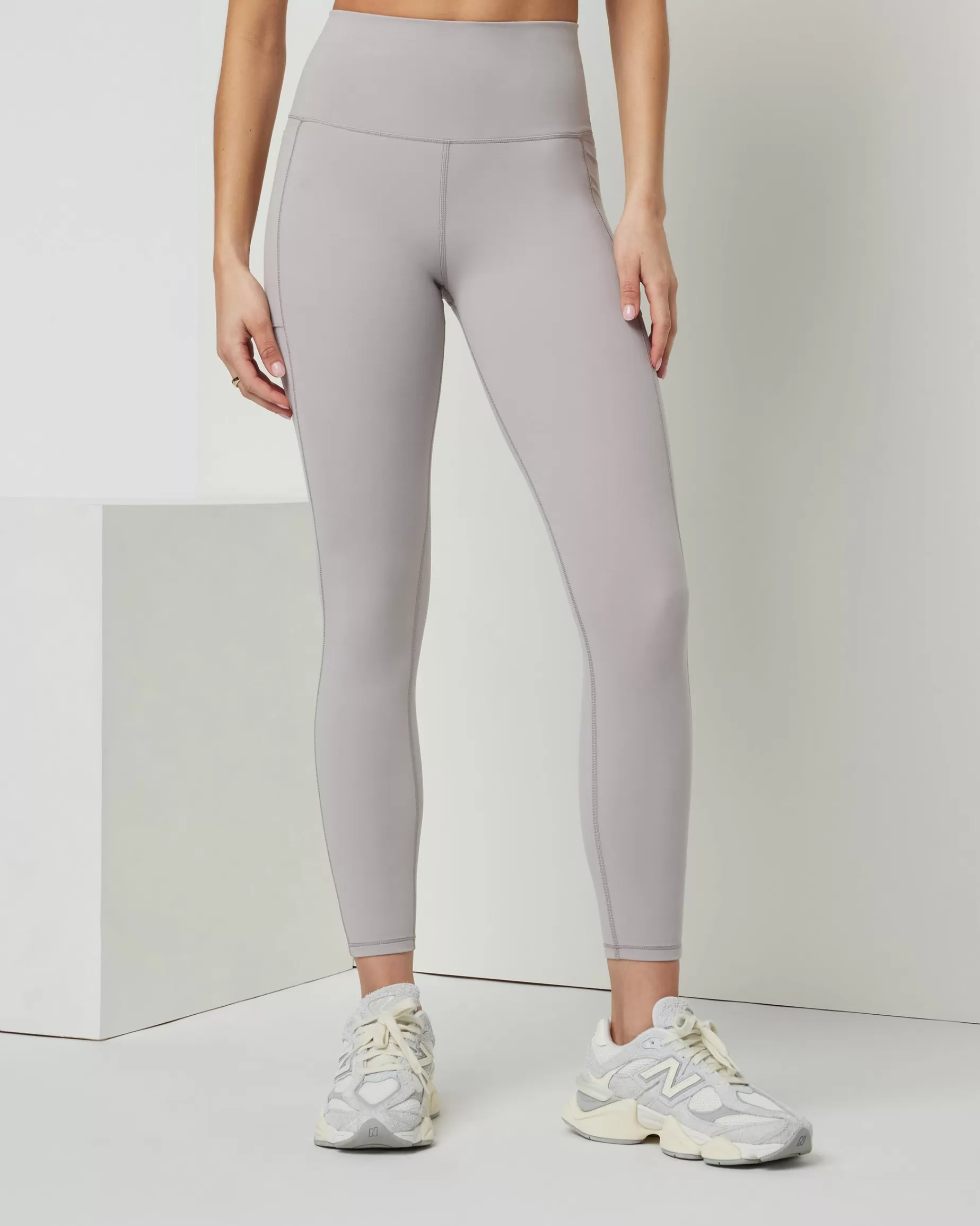 Vuori Studio Pocket Legging SoftPewter Hot