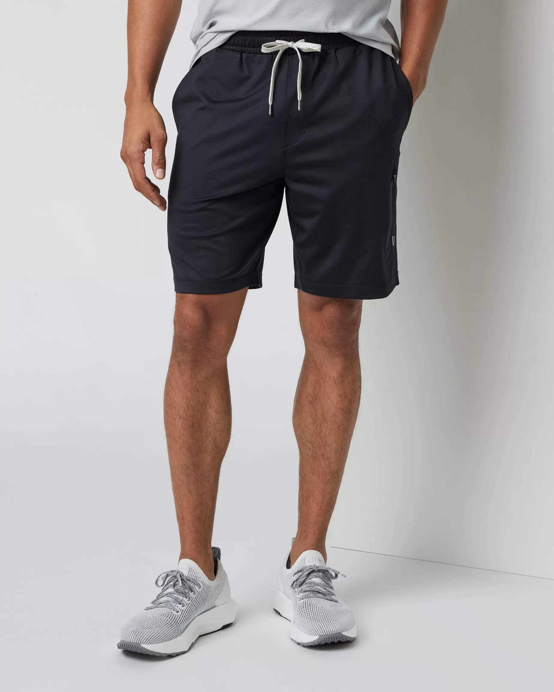 Vuori Sunday Performance Short 8" Black Sale