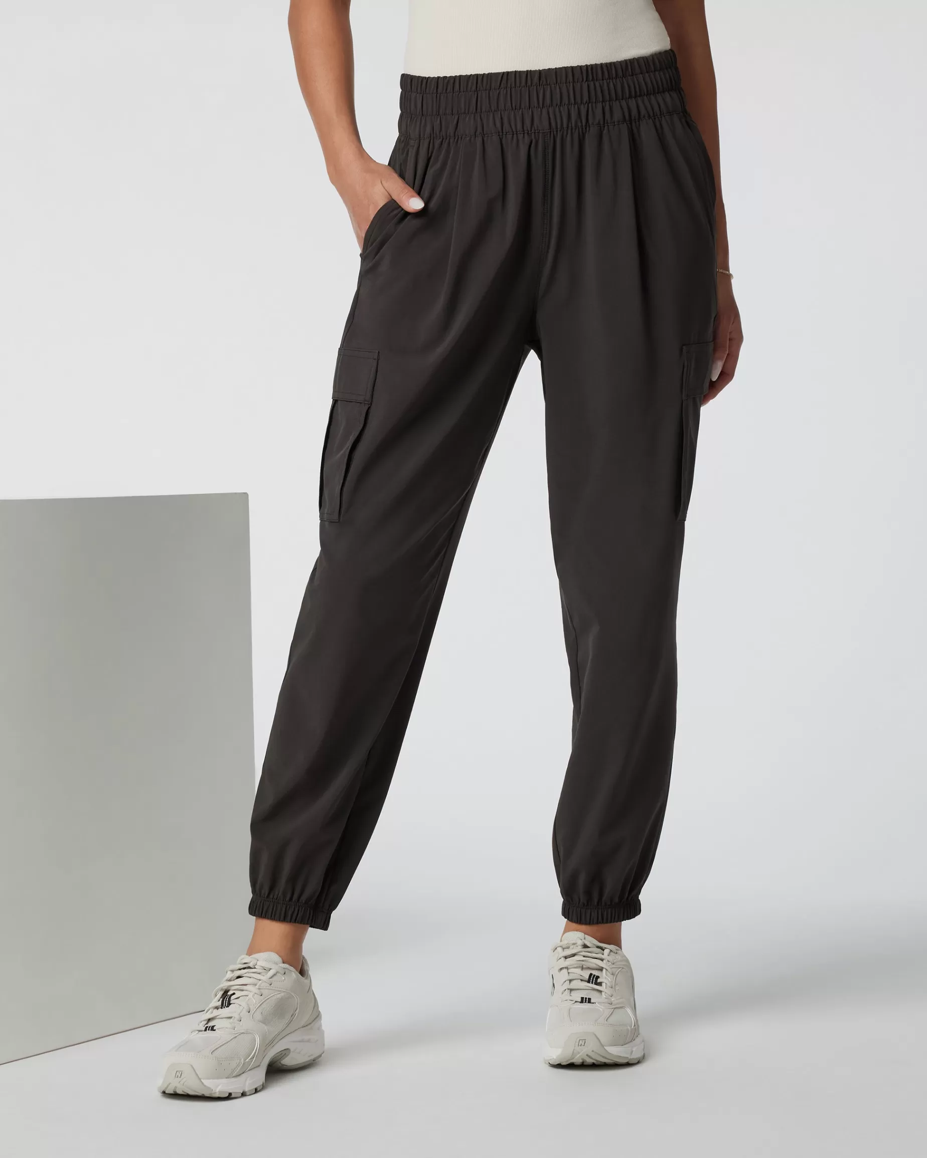 Vuori Villa Cargo Jogger DarkJava Shop